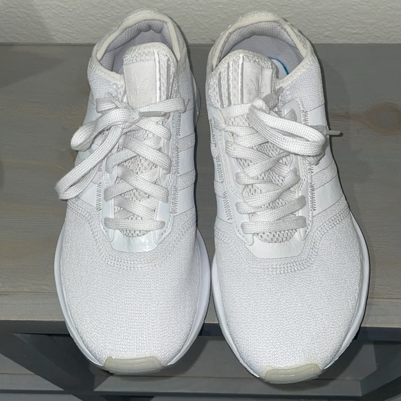 Adidas Women's Swift Run Sneaker - Picture 2 of 12